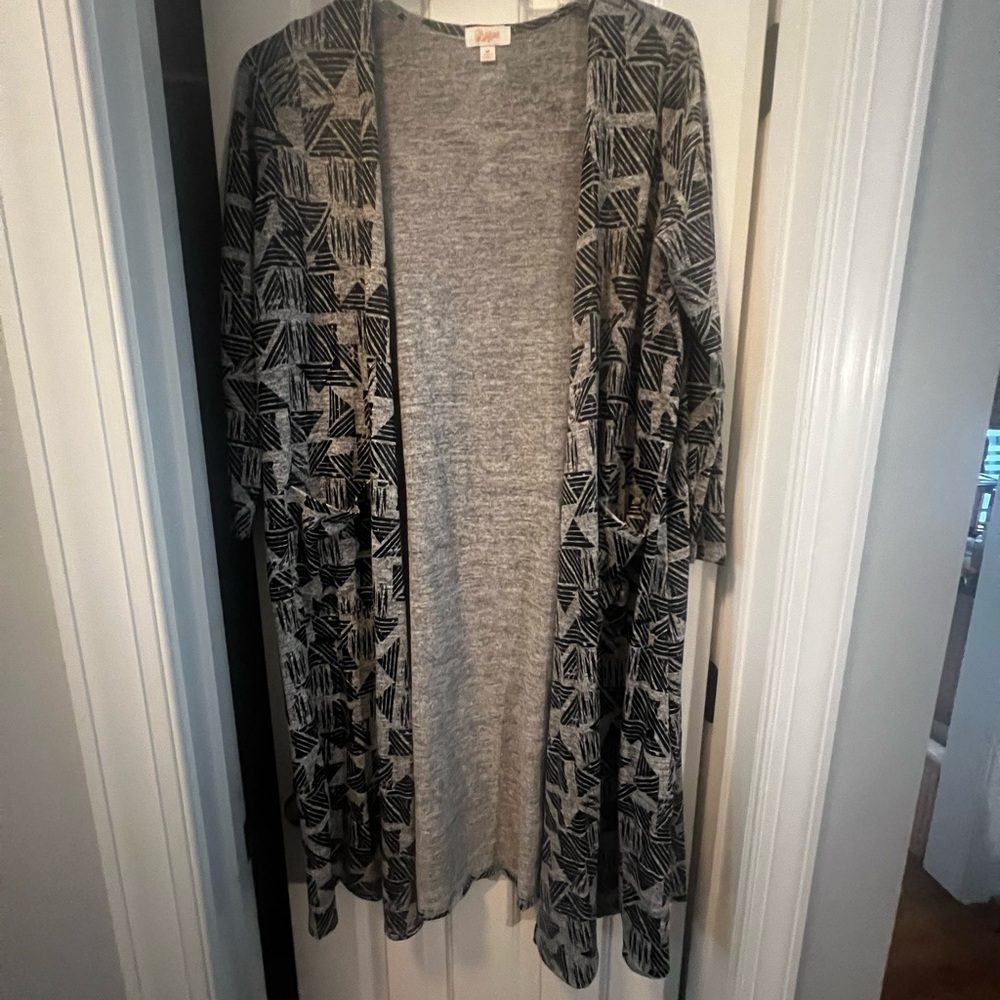 EUC Lularoe Med Sarah.
